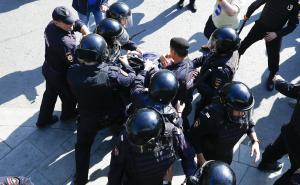 FOTO: AA / Protesti protiv Putina, privedene desetine osoba